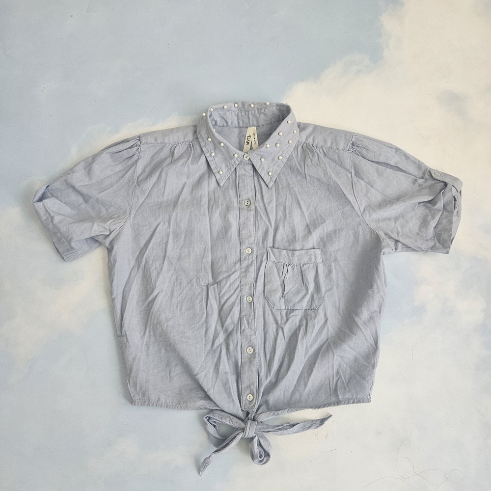 Light Blue Short Sleeve Tie-Front Shirt with Pearl Collar